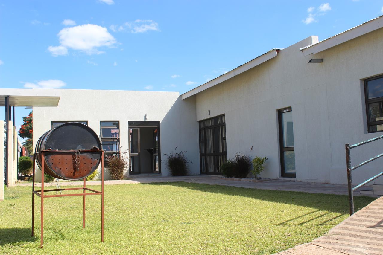 Tsumeb Guesthouse Kamho 외부 사진